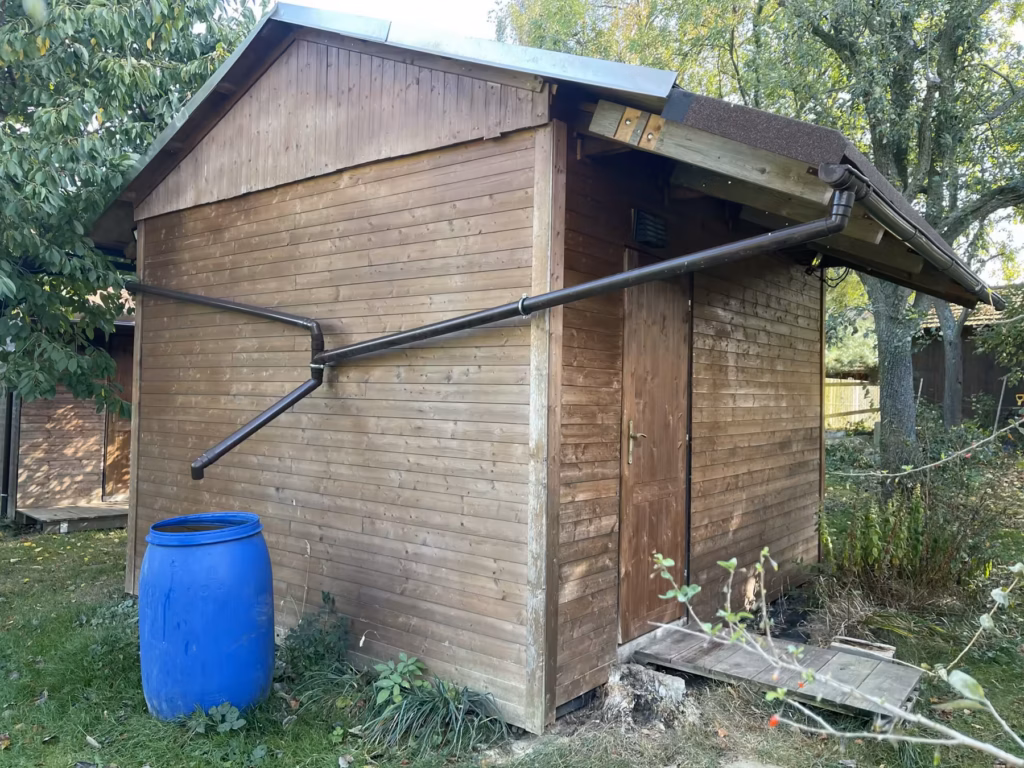 Hütte der Freundschaft für das Dunkelretreat im Obstgarten